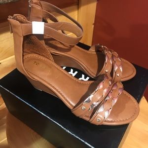 Torrid WIDE cognac wedge with gold hardware toe